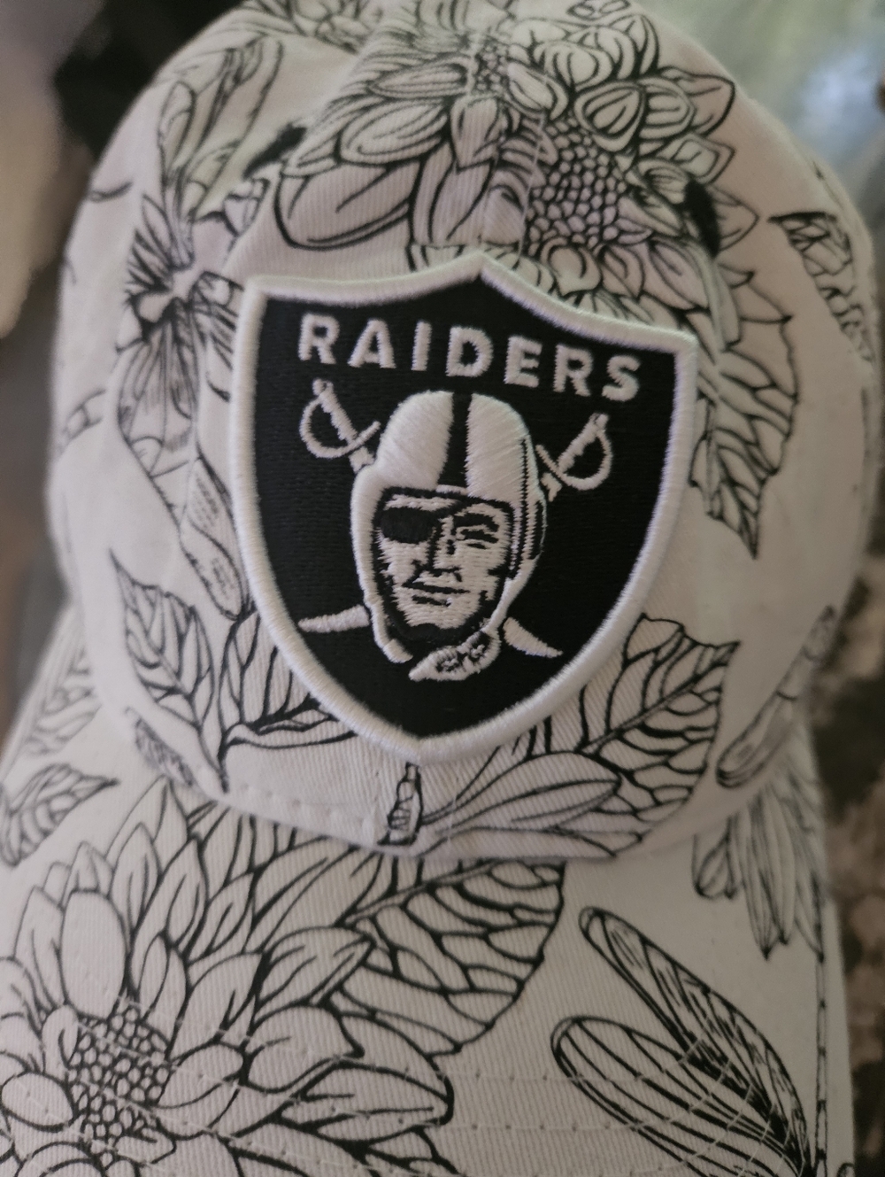 New Era Raiders 9TWENTY Floral Dragonfly Sketch Hat - Rare NFL - Picture 4 of 7